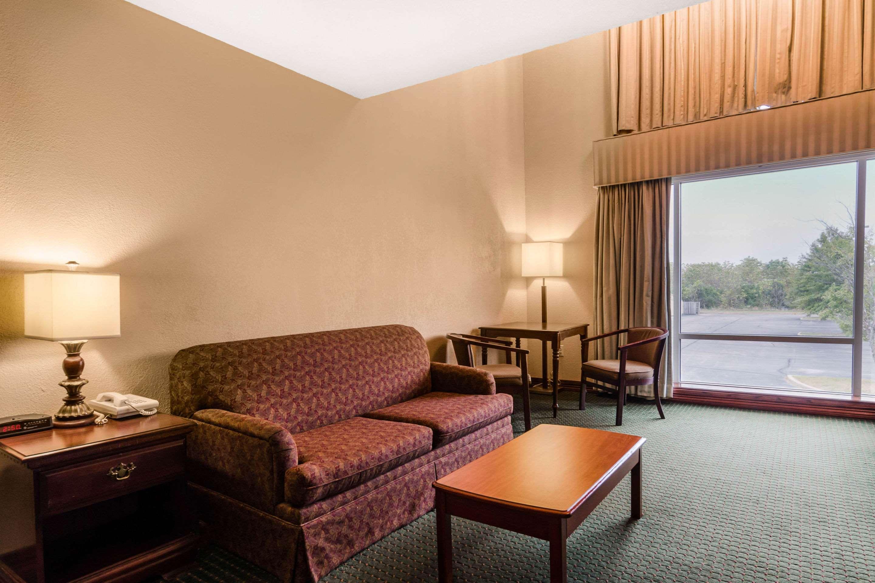 Quality Inn & Suites Carthage Exterior foto